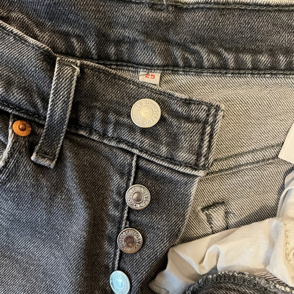 Levi’s wedgie fit cropped jeans size 25 - Picture 7 of 7